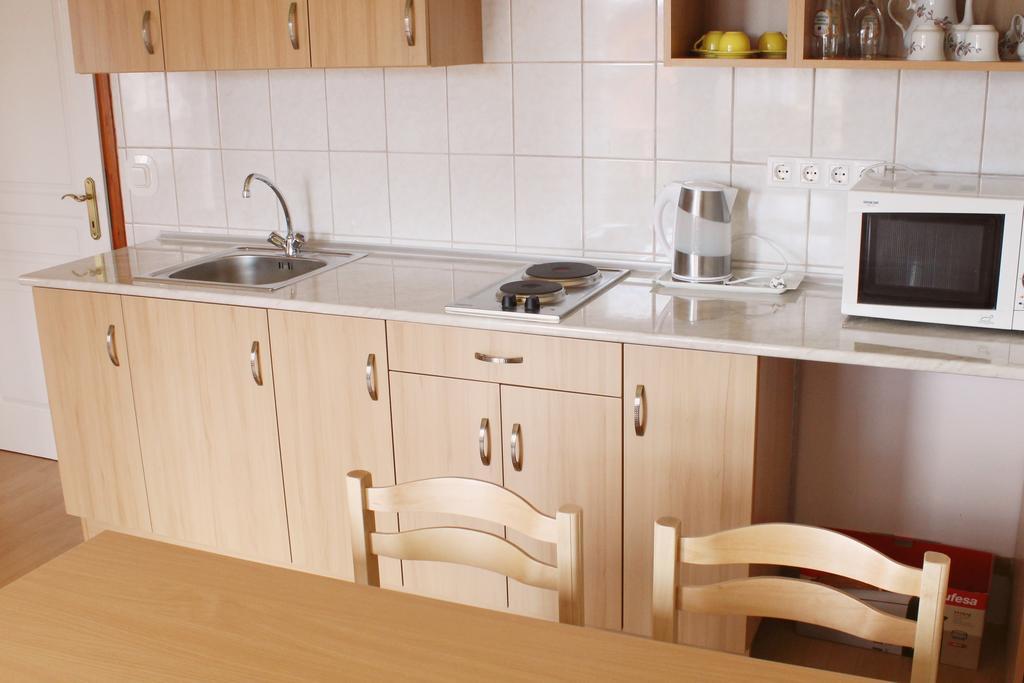 Marina-Buek Apartmanhaz Luaran gambar