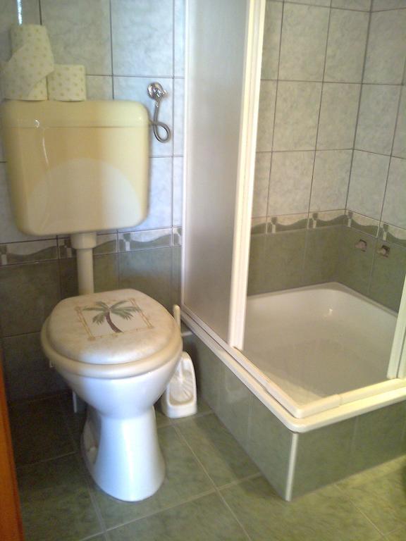 Marina-Buek Apartmanhaz Bilik gambar